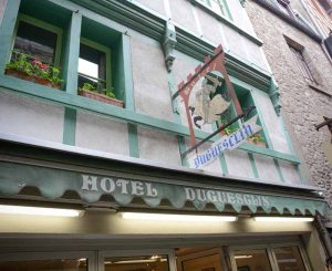 hotel le duguesclin mont saint michel