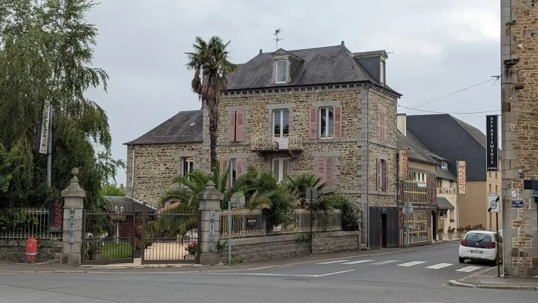 Hotel-Ariane-et-SPA-pontorson-etoiles